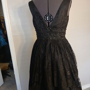 Chic Black Backless Lace Dress